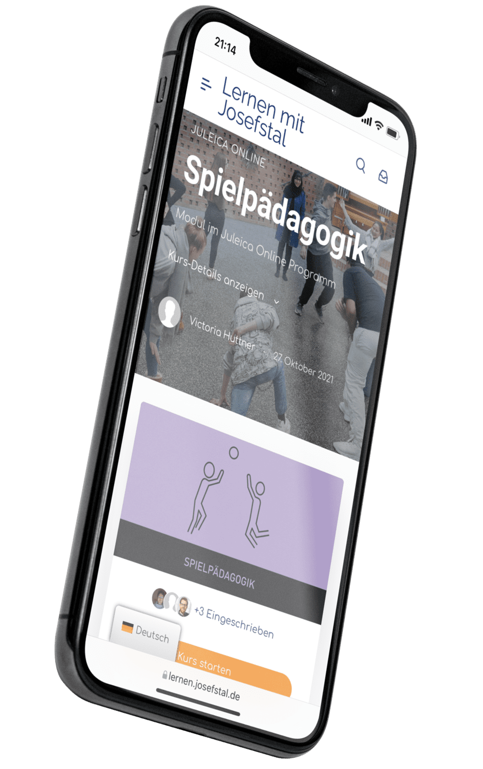 Zwei Smartphones zeigen die Lernplattform: links ein Kurs mit Video, rechts der Kurs Spielpädagogik